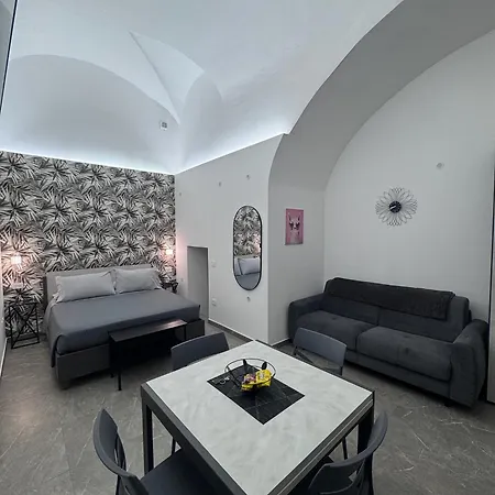 Domus Regis بيت ضيافة كاتانيا