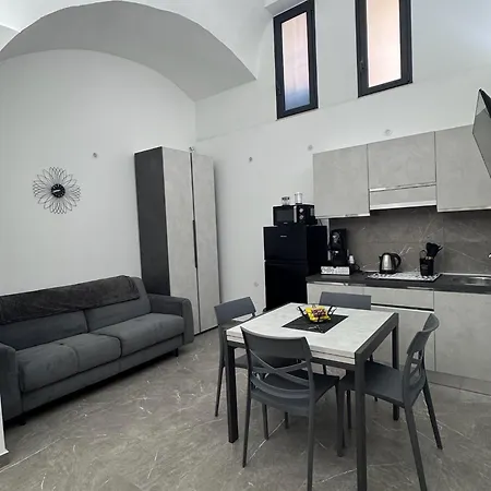 Domus Regis 4*
